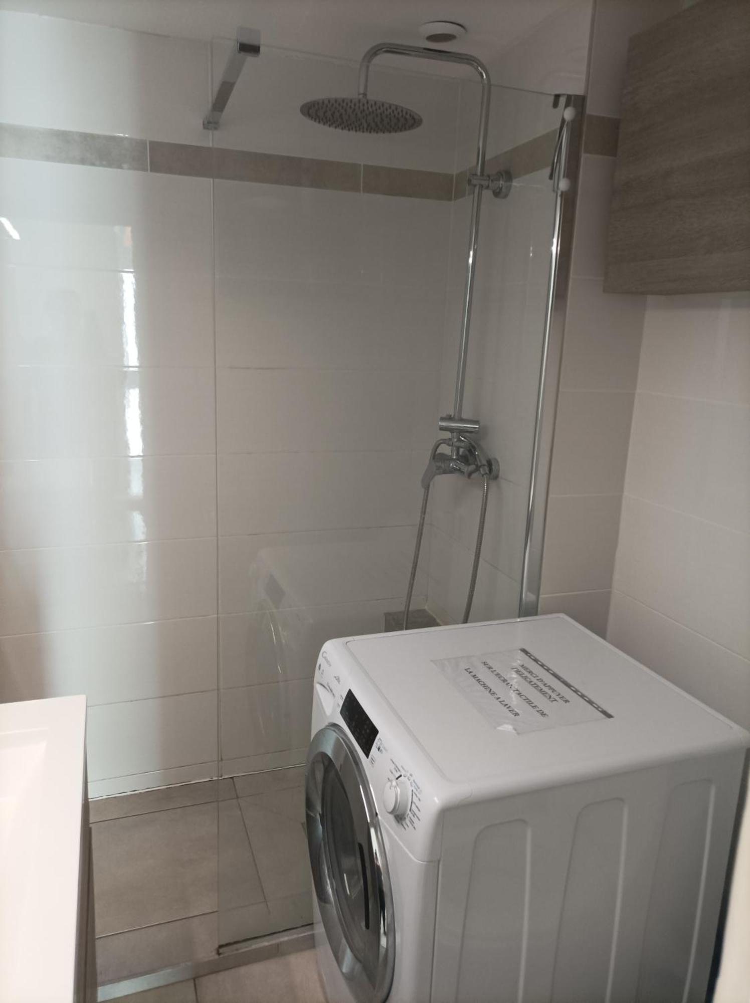 Agreable Proche - Linge De Lit Et Toilettes En Option La Grande-Motte