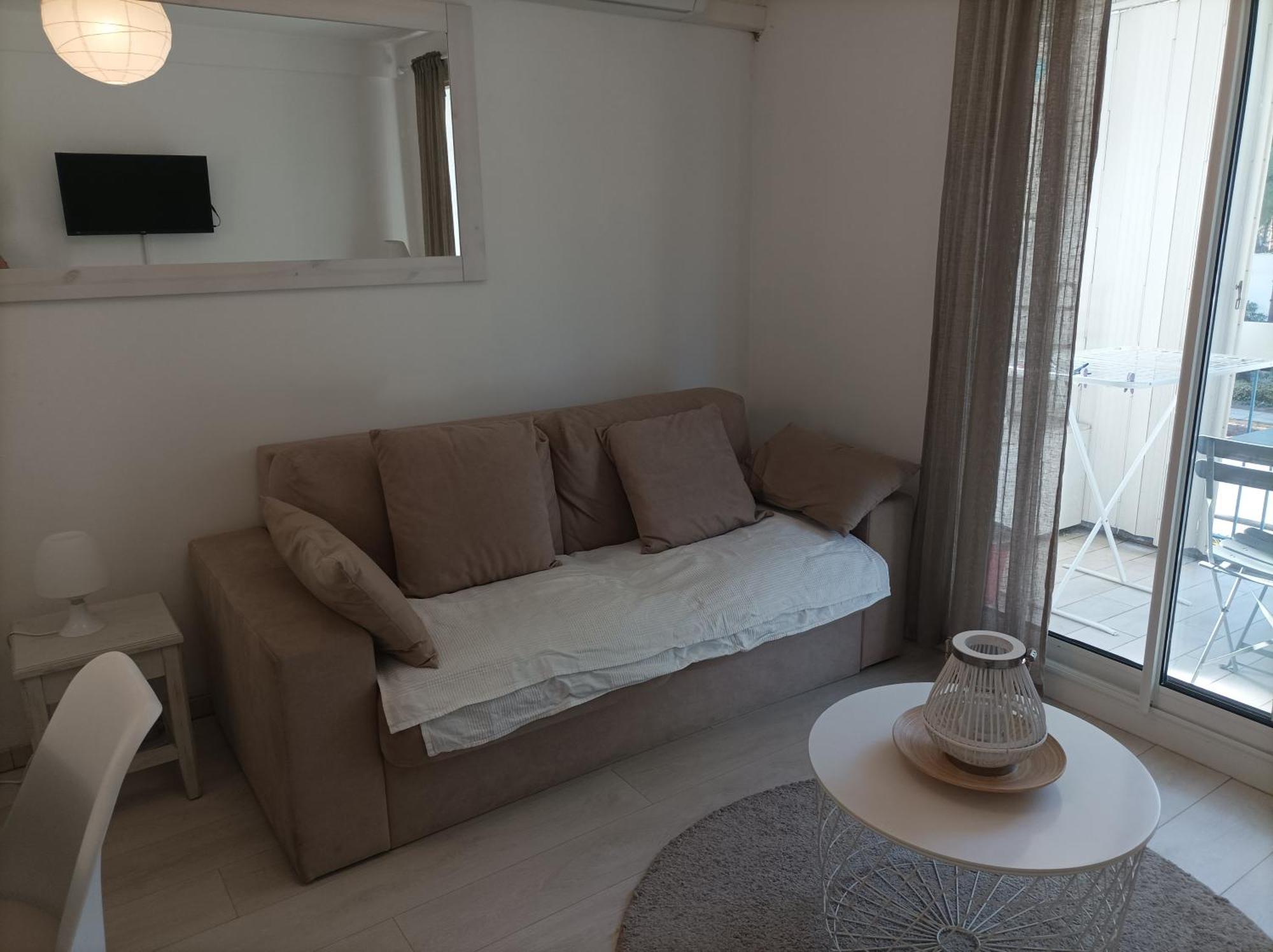 Agreable Proche - Linge De Lit Et Toilettes En Option La Grande-Motte
